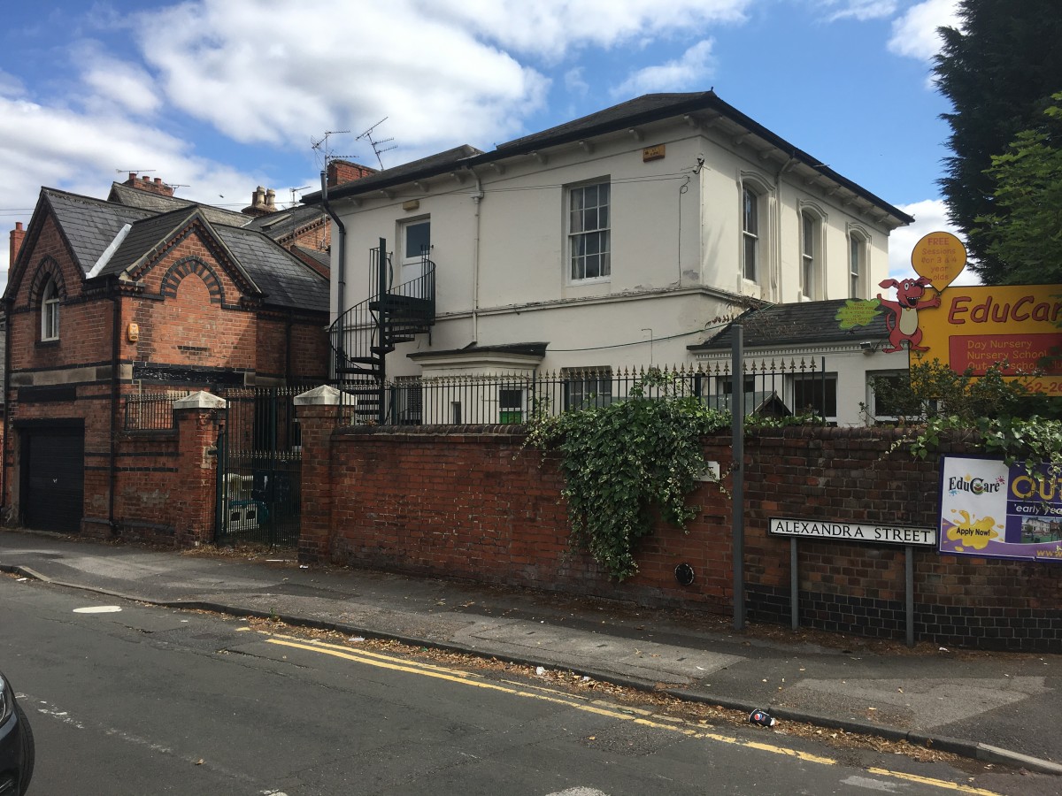 8 Sherwood Rise Nottingham Under offer FHP