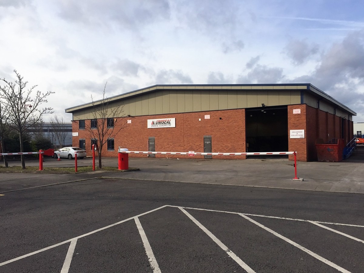 EXCELLENT INDUSTRIAL / WAREHOUSE OPPORTUNITY IN DERBY FHP FHP