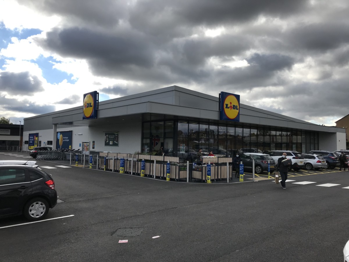 NEW LIDL STORE OPENS ON THE OLD BEECHDALE BATHS SITE IN NOTTINGHAM FHP