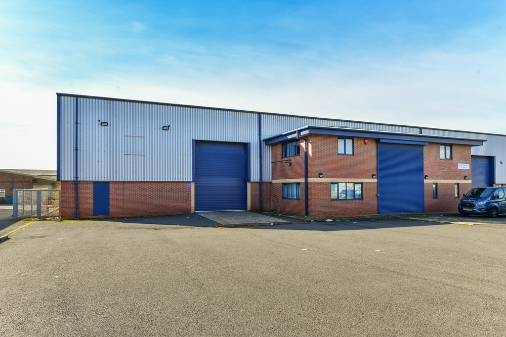 MODERN INDUSTRIAL / WAREHOUSE UNIT IN ILKESTON, WITHIN TEN MINUTES OF